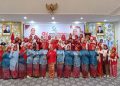 PKK Balikpapan Perkuat Kebersamaan Lewat Berkebaya