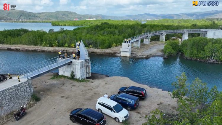 Kementerian PU Hadirkan Jembatan Gantung Geser Pertama di Indonesia