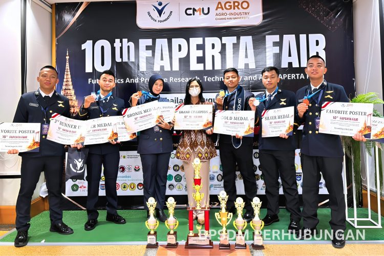 Enam Mahasiswa Poltekpel Surabaya Raih Grand Champion di Ajang Internasional