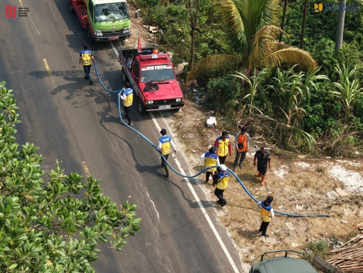 Kementerian PU Kerahkan Pompa hingga Tangki Air Untuk Kekeringan dan di Kalbar