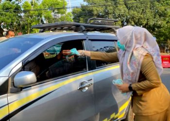 Dinkes Muba Bagikan Seribu Masker untuk Lindungi Warga