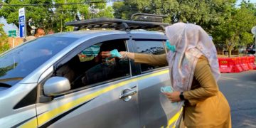 Dinkes Muba Bagikan Seribu Masker untuk Lindungi Warga