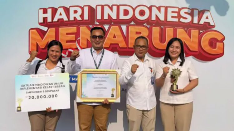 SMPN 9 Denpasar Raih Penghargaan KEJAR Terbaik Nasional
