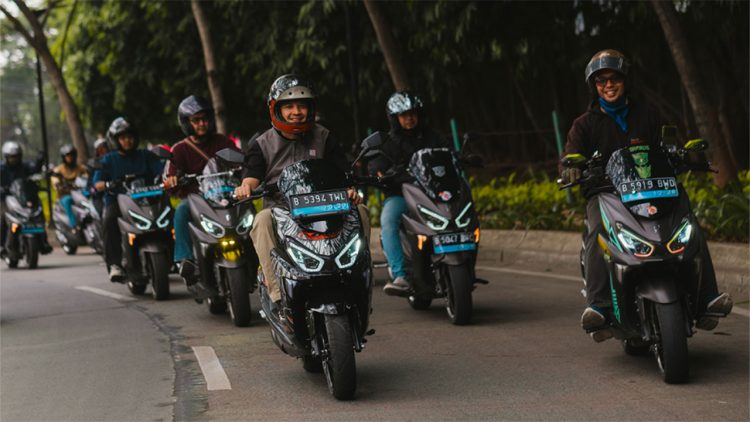 Polytron Dorong Adopsi Motor Listrik di Surabaya