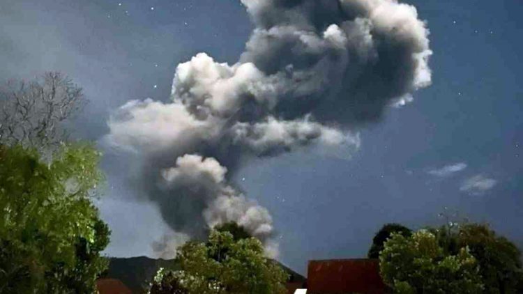 Gunung Marapi Kembali Erupsi Abu Vulkanik Guyur Sejumlah Wilayah