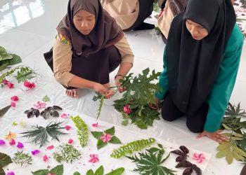 Siswa Aceh Belajar Teknik Membuat Ecoprint