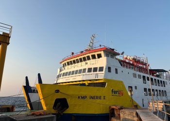 Tiba di Palue, KMP Inerie II Bawa Bantuan Kemanusiaan untuk Masyarakat Terdampak Bencana
