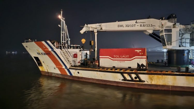 KN Kunyit Angkut Reefer Container Dikirim ke Ring 1 Area Operasi Penyelamatan KMP Virgo Transport 8