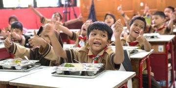 DPR Usulkan MBG Kembali ke Dapur Sekolah