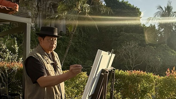 SBY Gelar Pameran Lukisan di Surabaya