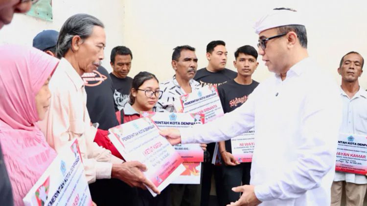 Denpasar Salurkan Bantuan Perbaikan 22 Rumah Layak Huni