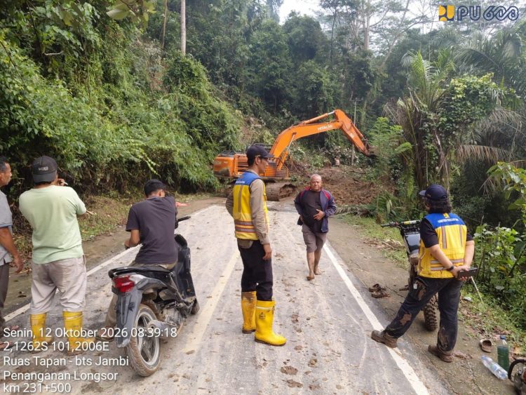 Kementerian PU Kerahkan Alat Berat Percepat Pemulihan 8 Titik Longsor di Ruas Tapan–Jambi