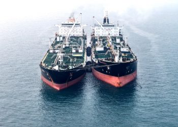 Pelindo Kembali Layani Ship-to-Ship di Nipa