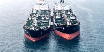 Pelindo Kembali Layani Ship-to-Ship di Nipa