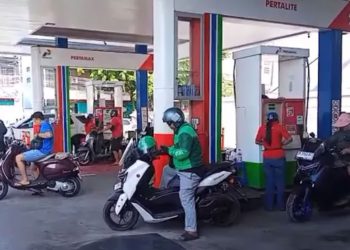 Antrean SPBU Bali Mulai Berkurang pada Hari Kedua Ganjil-Genap Pertalite