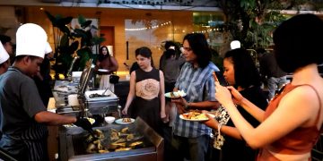 Vasa Hotel Surabaya Hadirkan BBQ Nusantara dengan Panorama Senja